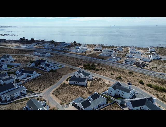 472M² VACANT LAND FOR SALE IN DA GAMA BAY